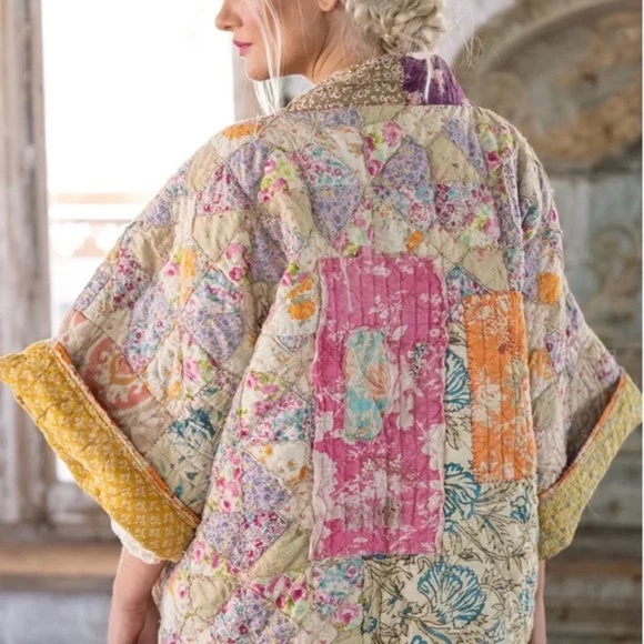 Magnolia Pearl Quiltwork Patchwork Jacket Kimono Bonus Glitter Saints Book - Picture 1 of 14